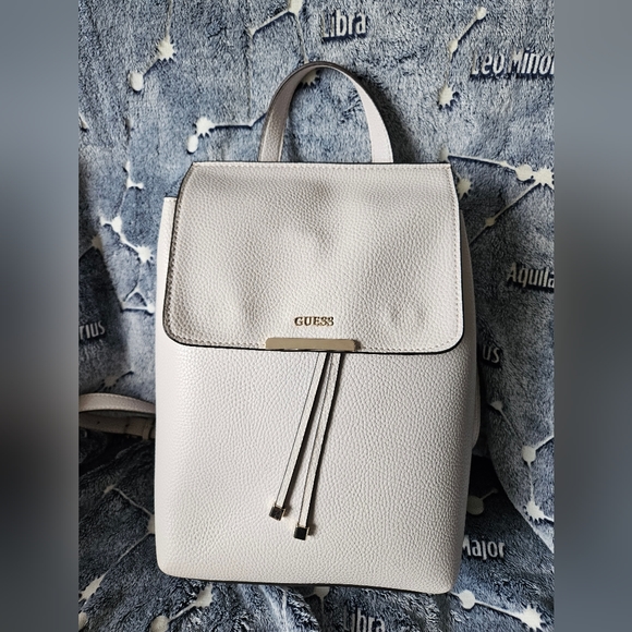 GUESS backpack - Picture 1 of 10